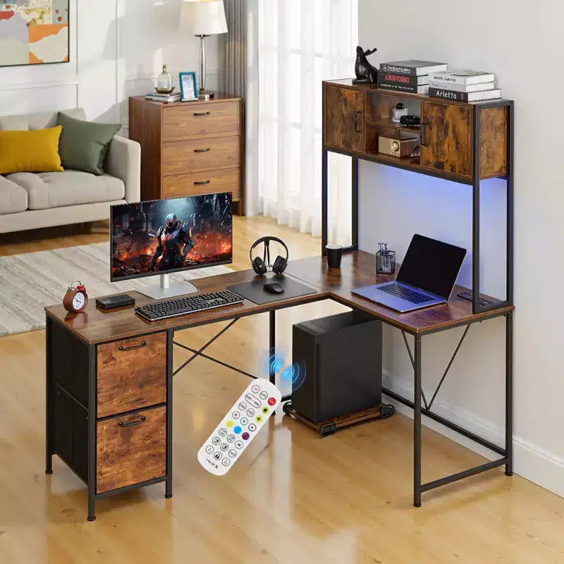 Scrivania da gaming a L marrone con luci RGB, utente singolo, 62,2"