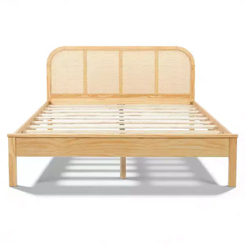 Letto matrimoniale Queen in pino naturale con testiera in rattan, per 1-2 adulti