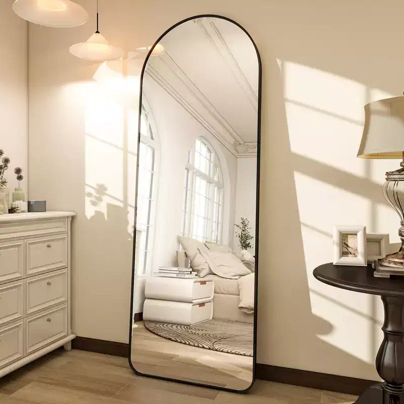 Specchio da terra a tutta lunghezza con parte superiore ad arco, Nero/Oro, 64"×21", 1 persona